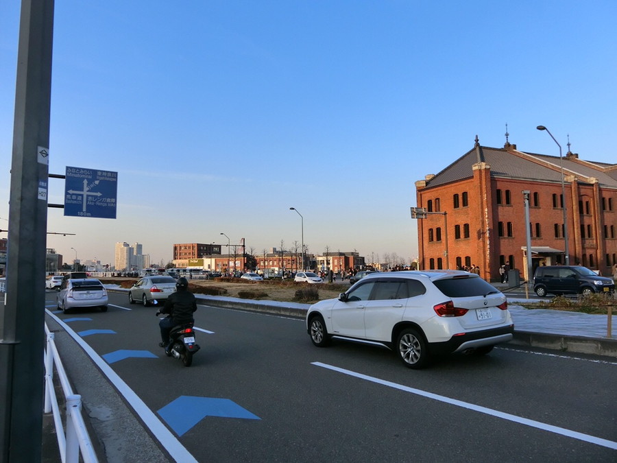 バイクのすりぬけについて調べてみました B Ke Ride